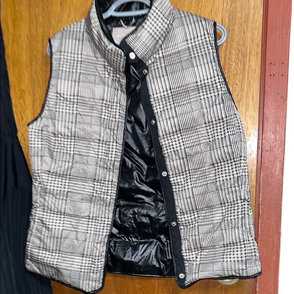 Banana Republic Puffer Vest